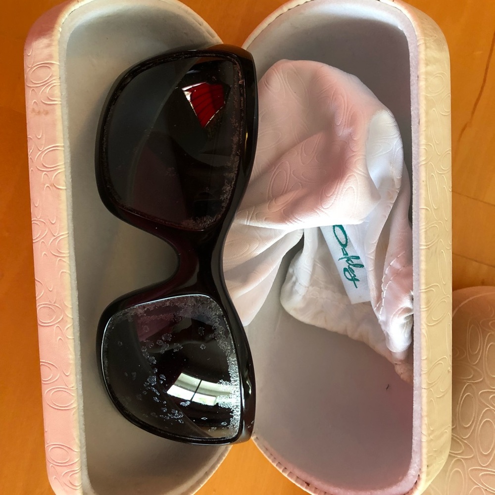 Women’s Oakley sunglasses